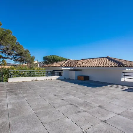 Διαμέρισμα 2 *