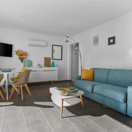 2 Apartment *